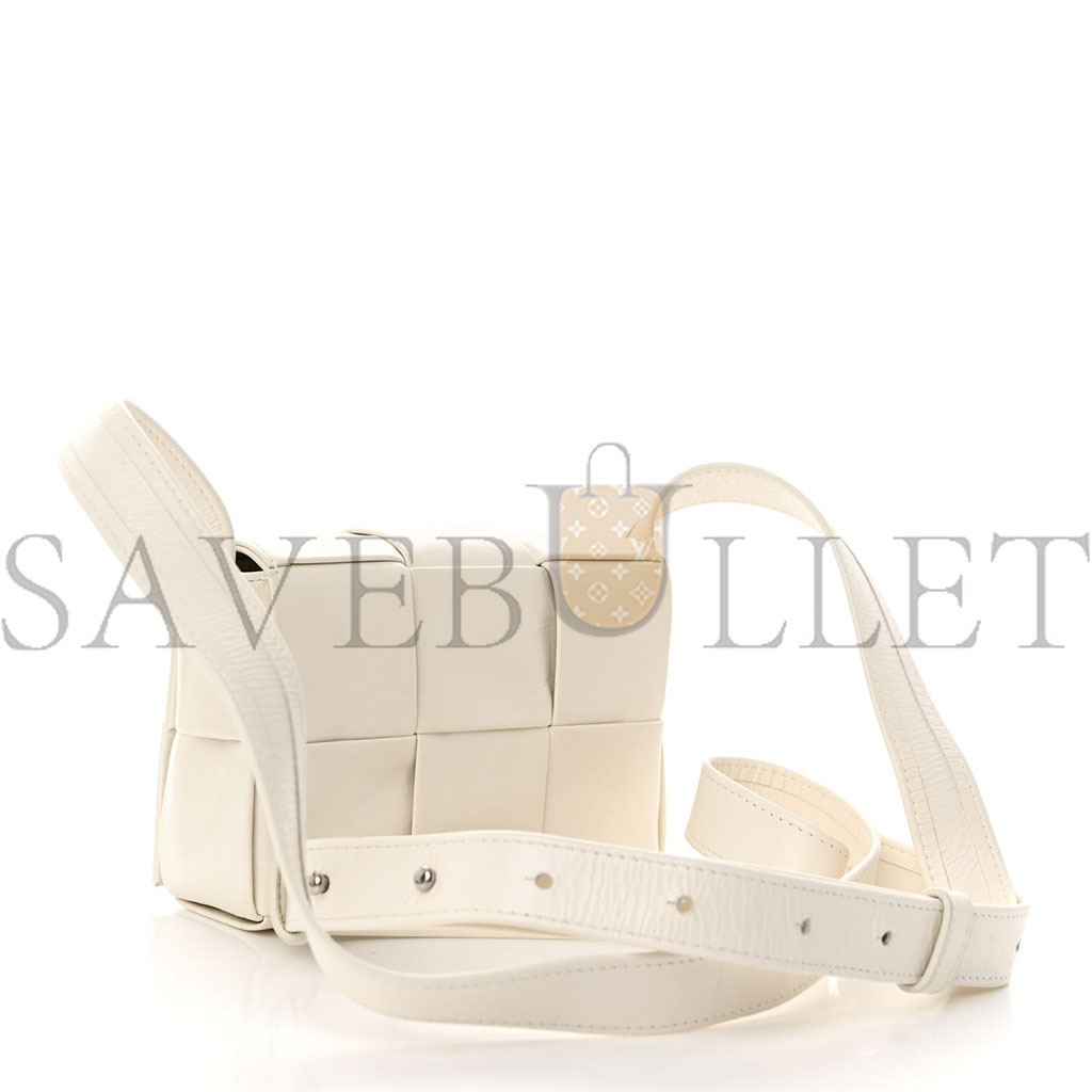 bo*te*ga Ve*ne*ta lambskin maxi intrecciato extra mini cassette crossbody bag white (13*9*4cm)